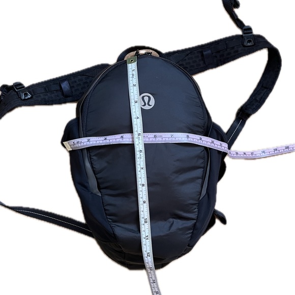 Lululemon small black backpack 🎒 nwot - Picture 11 of 11